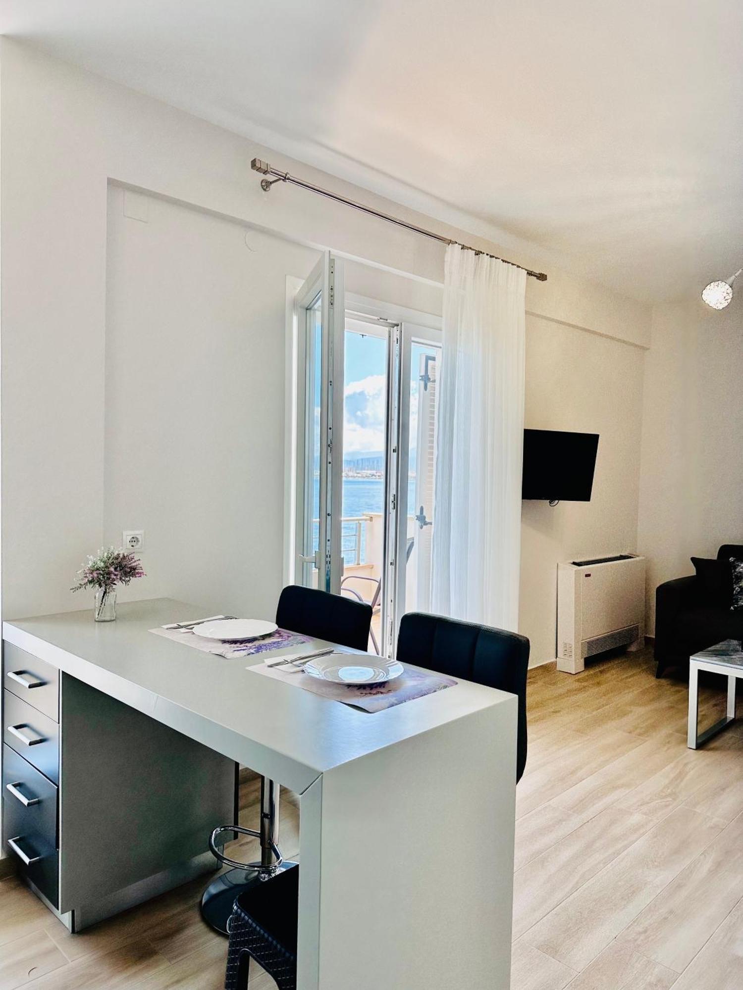 Bluish 3A Apartment Preveza Exterior photo