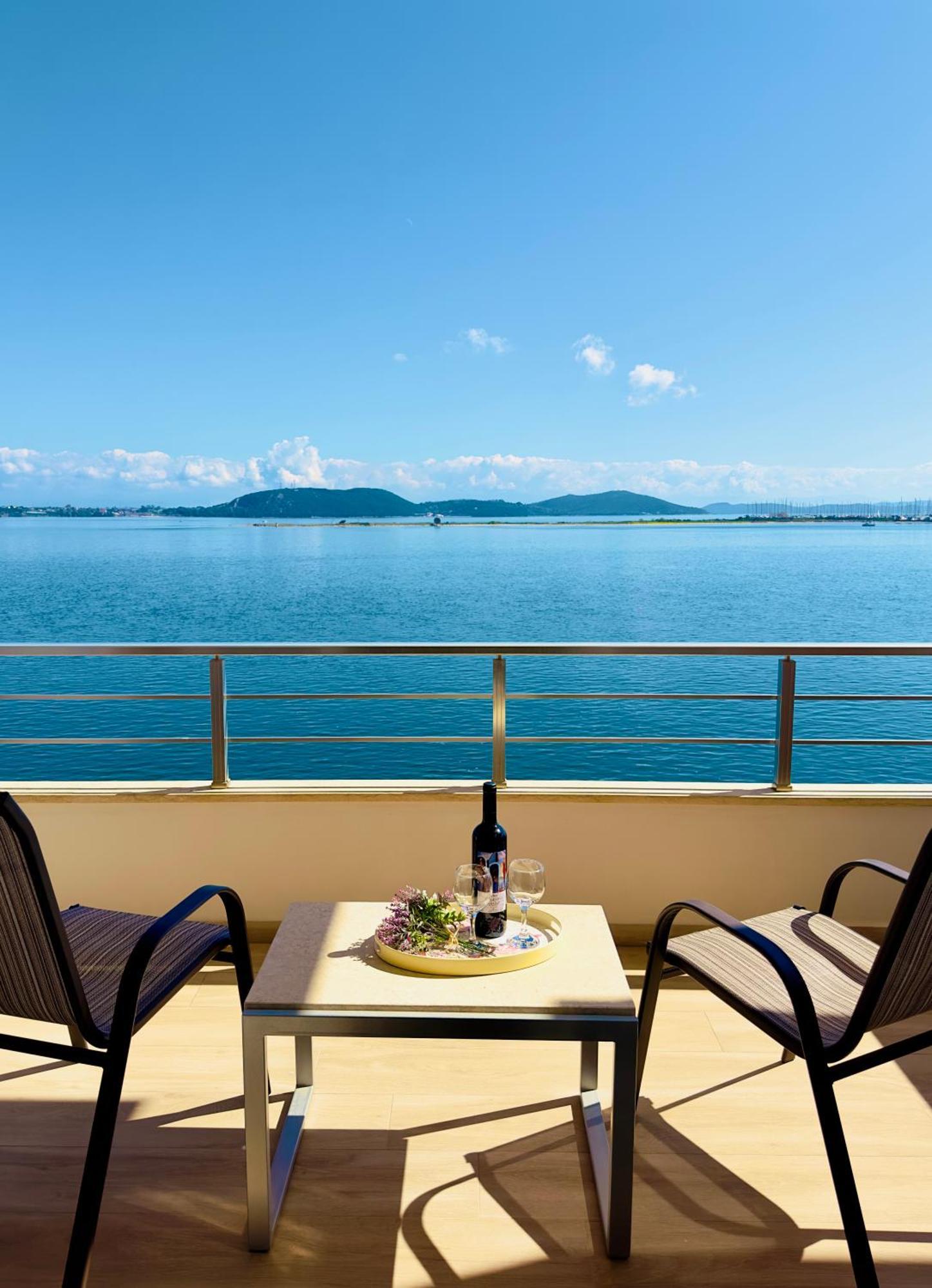 Bluish 3A Apartment Preveza Exterior photo